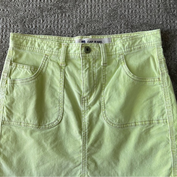 NWOT Women’s 90s Y2K GAP Mini Skirt size 4 in Neon Green - Picture 3 of 5